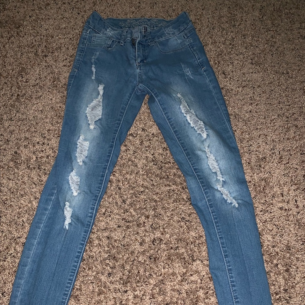 Ripped skinny jeans